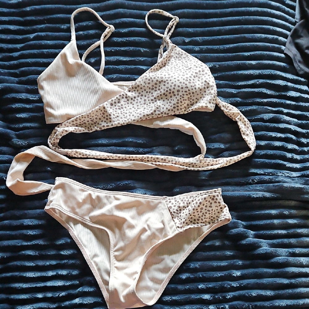 Cupshe Cream Polka Dot Bikini Set